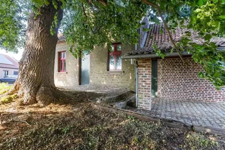 Huis Te Koop Sint-Katherina-Lombeek: Charmante woning met landelijke uitstraling