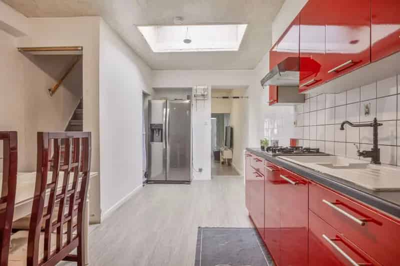 Woning 3 Slaapkamers Grote Tuin Uitstekende Ligging