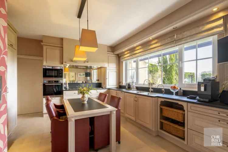 Vrijstaande woning 4 slaapkamers 3679m2 perceel garage praktijkruimte