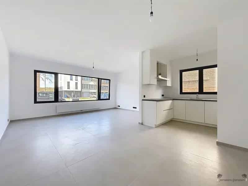 Appartement te huur Brasschaat: 2 slaapkamers, terras en tuin