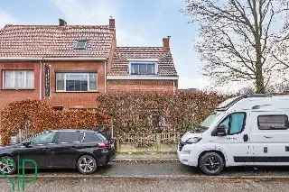 Huis te koop Herentals - Op te frissen woning met bijgebouw en garage