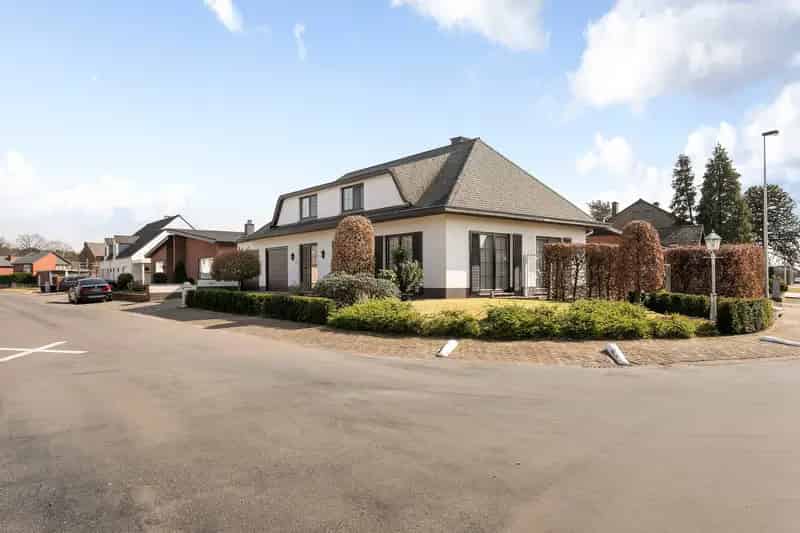 Ruime woning te Pelt met 3 slaapkamers en dubbele garage