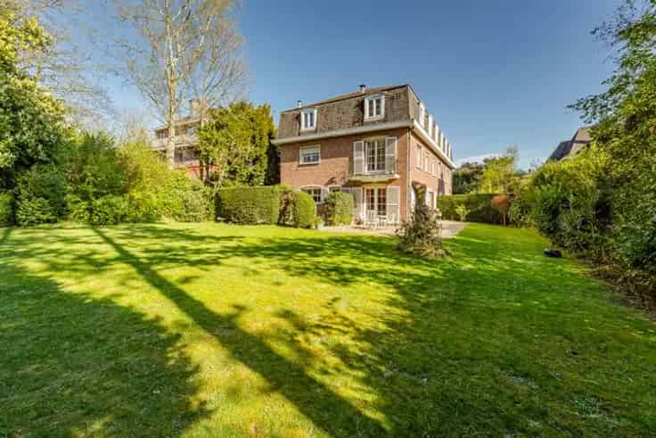 Huis Te Koop 300m2 8 Slaapkamers Renovatieproject