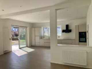 Huis te huur Genval 3 slaapkamers gerenoveerd