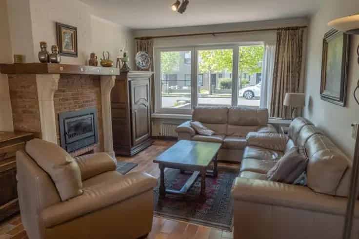 Huis Te Koop 3 slaapkamers Dubbele Garage Nabij Strand