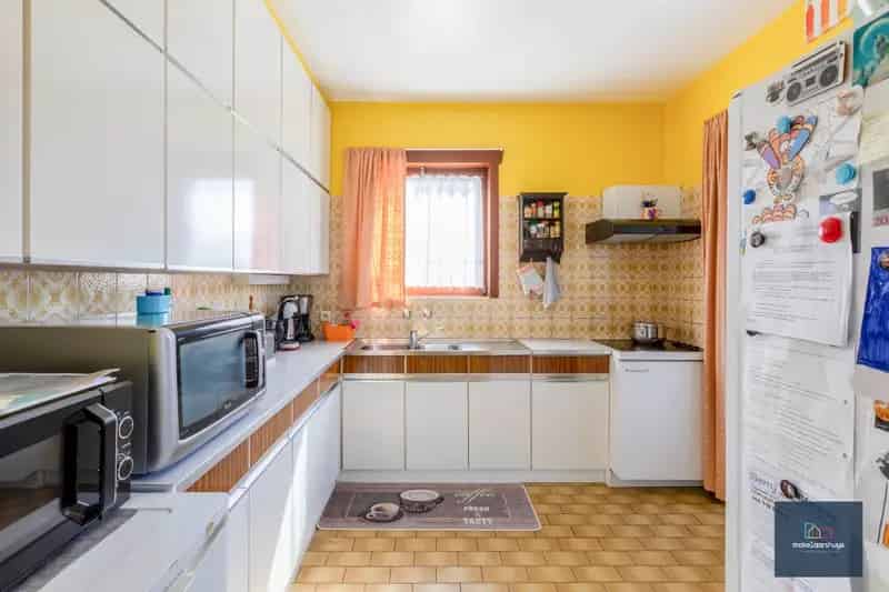 Huis te koop: 2 Appartementen met 3 slaapkamers en 2 garages
