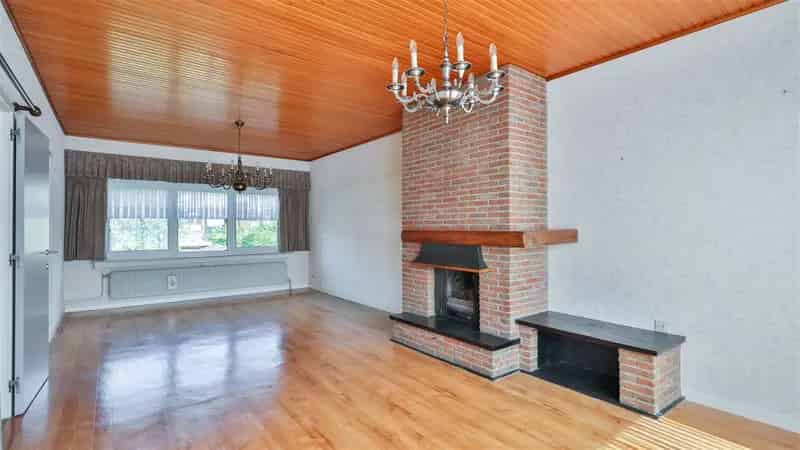 Huis te koop Kontich: Bel-étage woning in rustige woonwijk