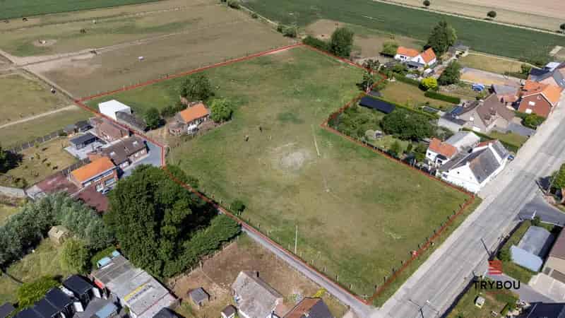 Huis te koop Houthulst: Landelijke woning te renoveren 9245m²