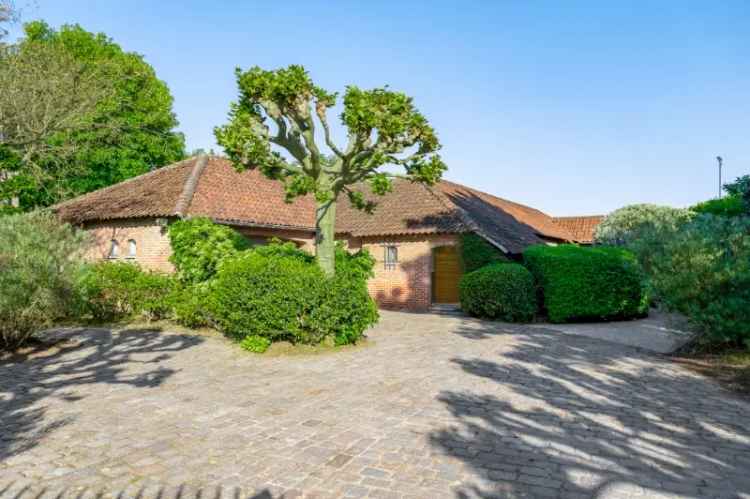 Laagbouwvilla 5 slaapkamers  tuin weiland loods 435m²