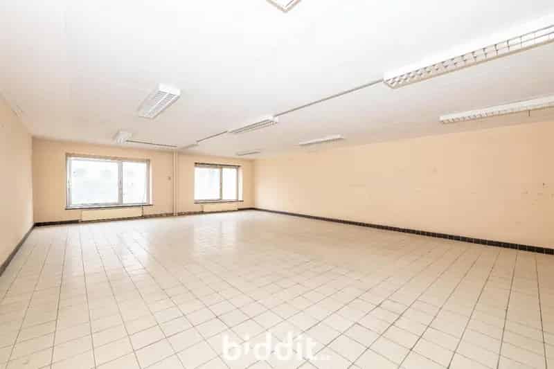 Ruim Administratief Gebouw Elsene 1684m²