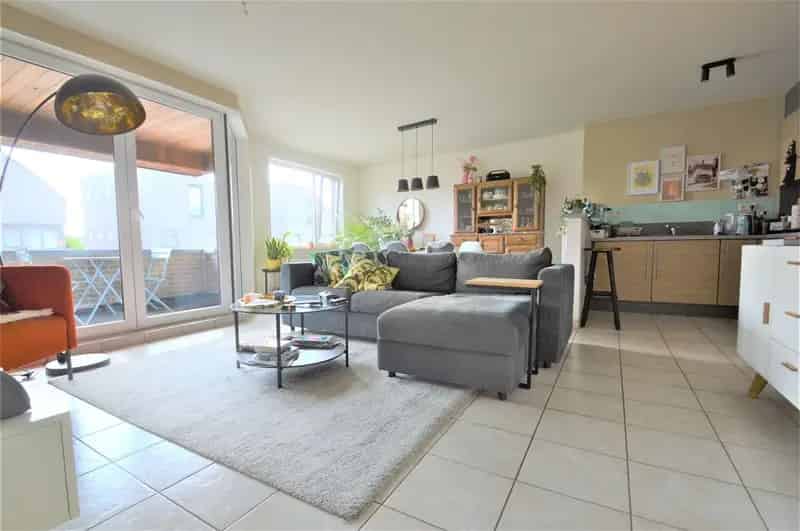 Appartement te koop: Instapklaar appartement met terras en garage