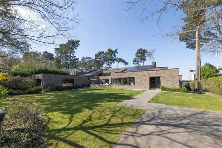 Kantoorruimte en villa te koop Sint-Denijs-Westrem