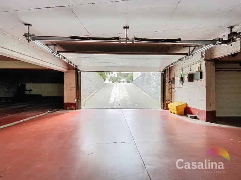 Garagebox te Koop - Beveiligd - 235m x 542m