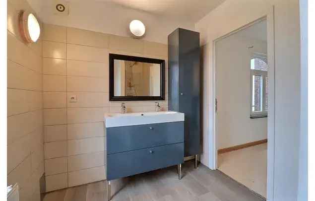 Huur 4 slaapkamer huis van 185 m² in Namur