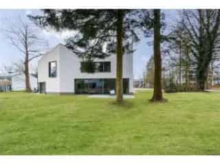 Villa's te Koop: Ruime Woningen met Tuin