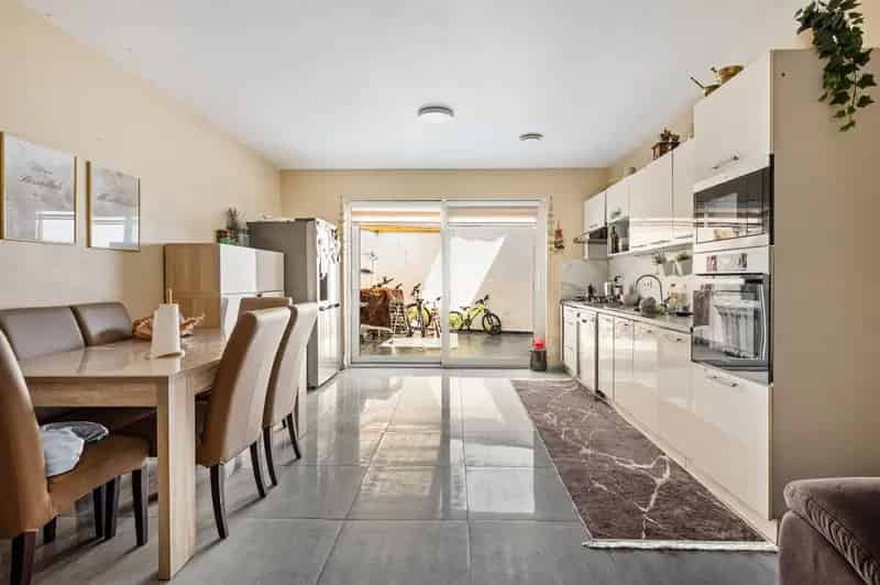 Gerenoveerde woning 5 slaapkamers stadstuin Merksem