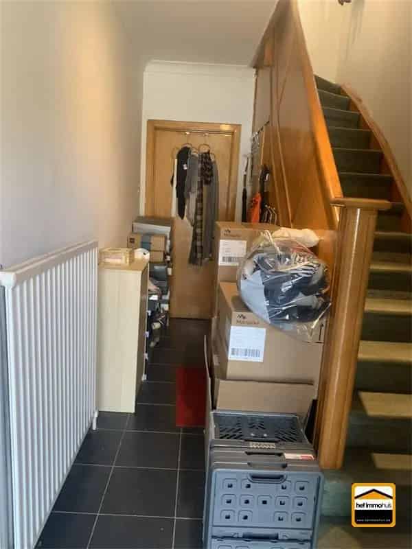 Huis te koop in Kerniel: Rustige woning met tuin en garage