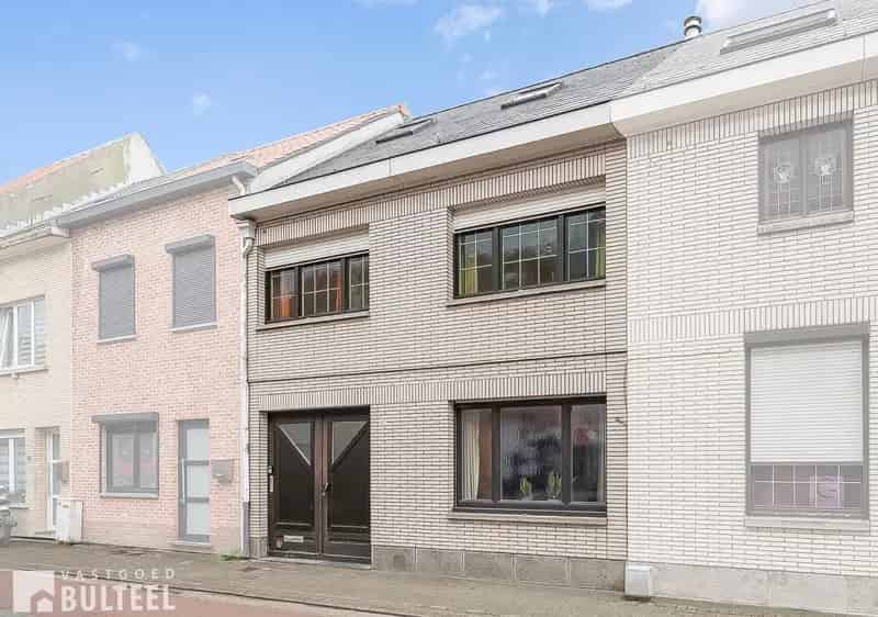 Huis te koop Sint Niklaas Ruime woning te renoveren