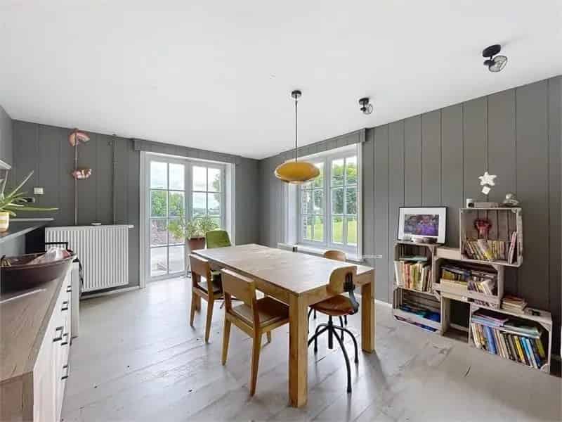 Ruime Villa 4 slaapkamers te huur Staden