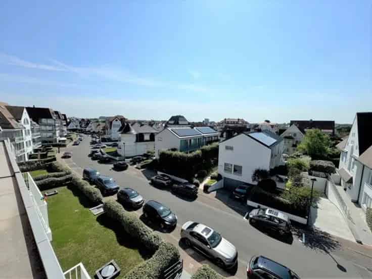 Gerenoveerd Hoekappartement Duinbergen Nabij Zee