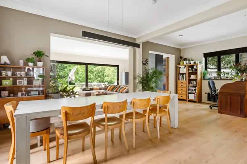 Vrijstaande woning 5 slaapkamers grote tuin