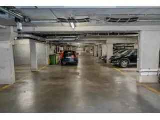 4 Parkeerplaatsen te Koop Sint-Lambrechts-Woluwe