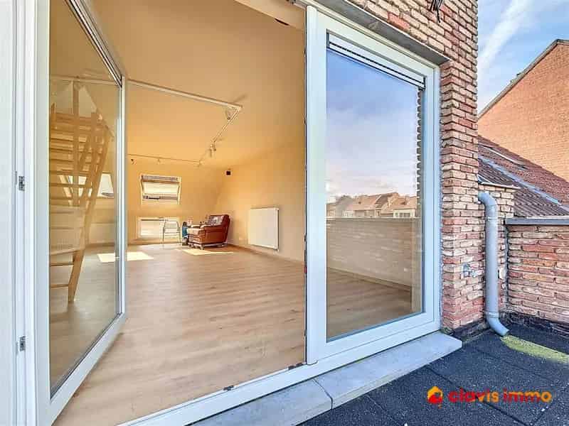 Gerenoveerde woning met grote garage