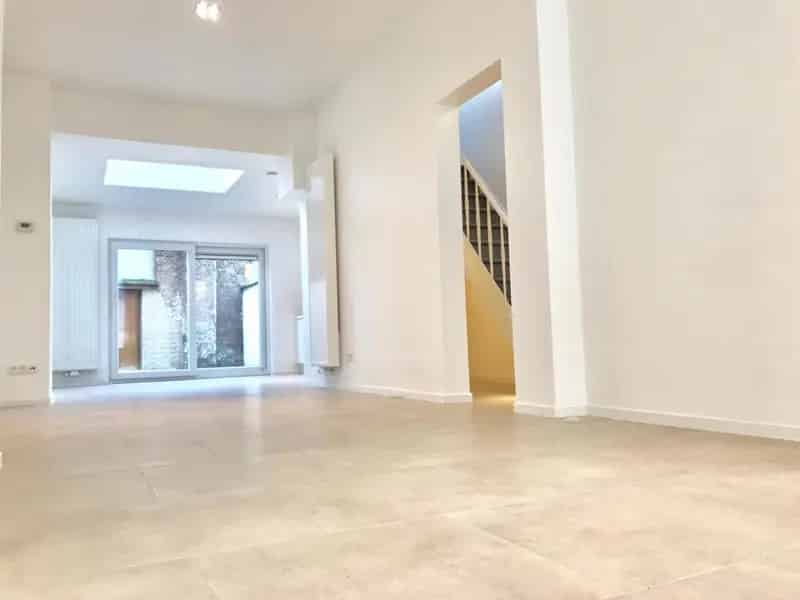 Gent: 4 Slaapkamers Huis Te Koop Nabij Centrum