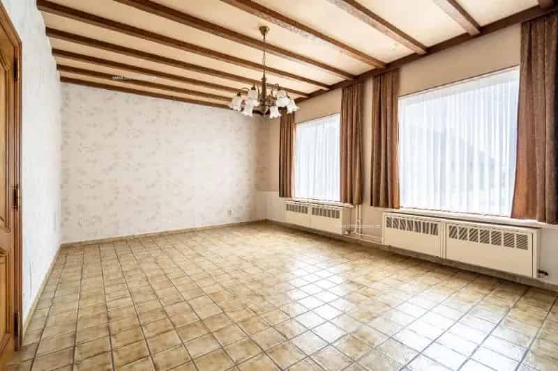 Ruime woning met 5 slaapkamers te koop Hooglede