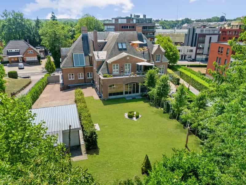 Luxe Appartement te Genk 265m² - Privé Tuin 390m² - Dubbele Garage