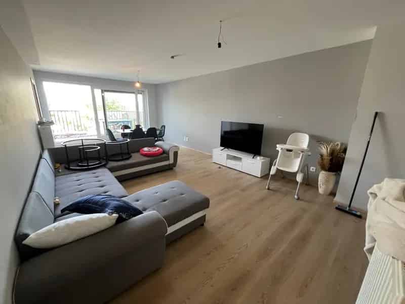 Appartement te koop: 1 slaapkamer, terras en garage