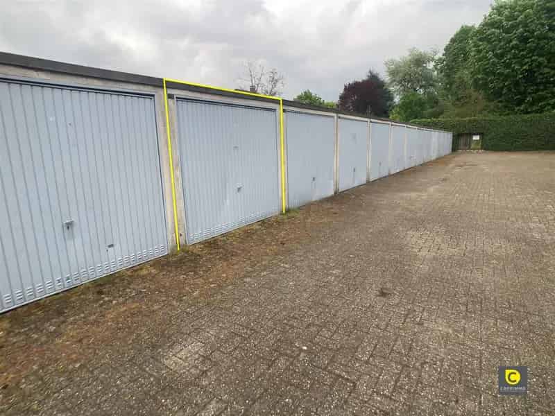 Ruime Garagebox te Koop Nabij E19 E34