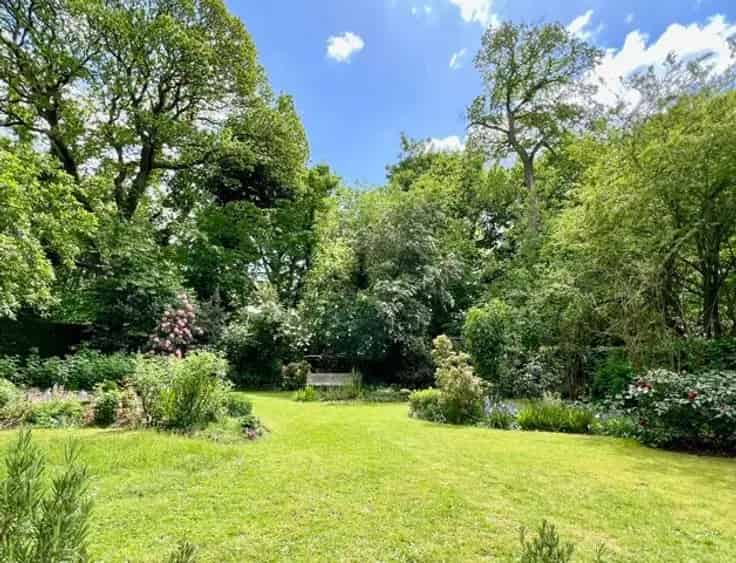 Huis Te Koop 3 Voorgevels 5 Slaapkamers Garage Tuin