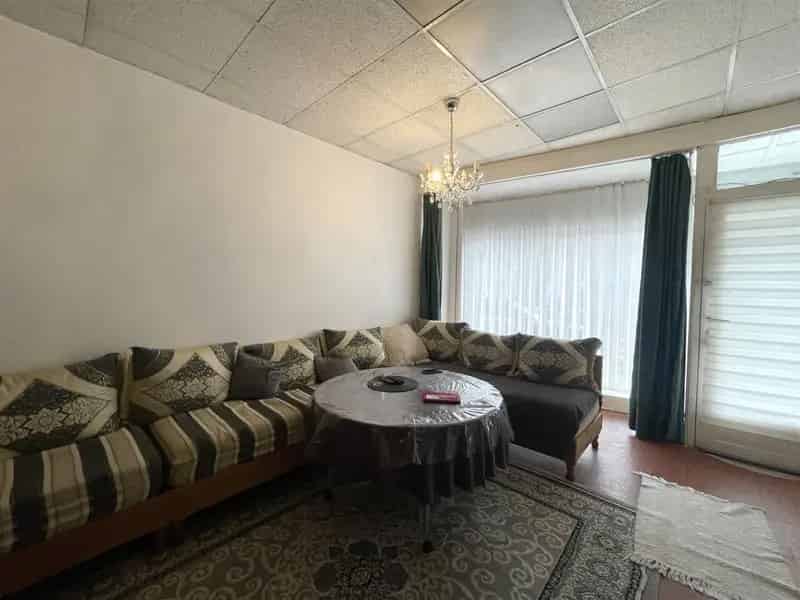Te renoveren woning met tuin Boom