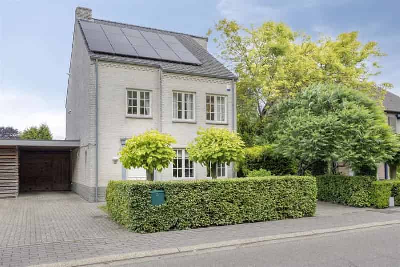 Ruime 5 Slaapkamerwoning Achel 246m2