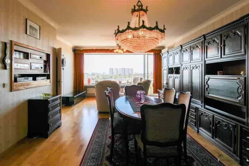 Appartement te koop 2 slaapkamers Zevende Verdieping Mooi Uitzicht