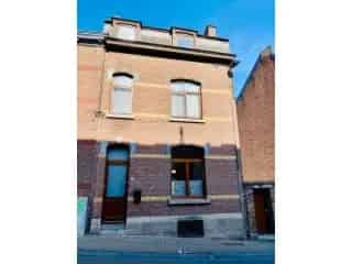Huis te koop Salzinnes - Rustig gelegen driegevelhuis met tuin