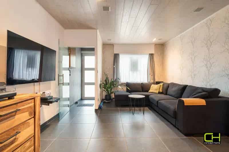 Woning met garage tuin en 2 slaapkamers