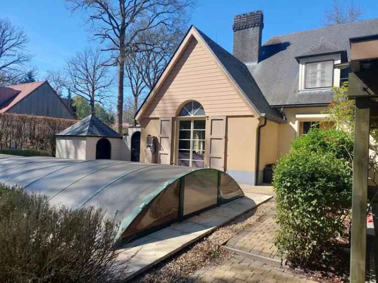 Klassieke Villa 1753m² Zwembad Te Renoveren