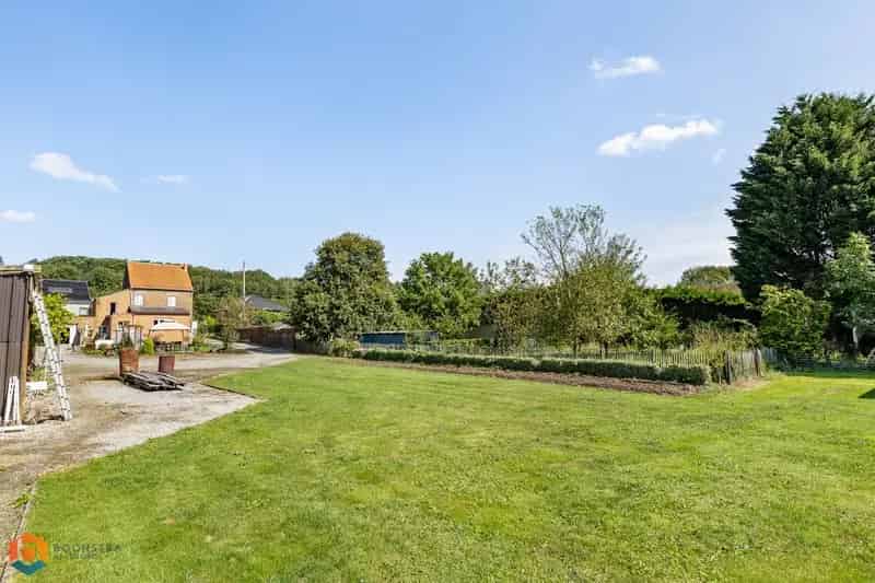 Te renoveren woning Nieuwrode 6483m²