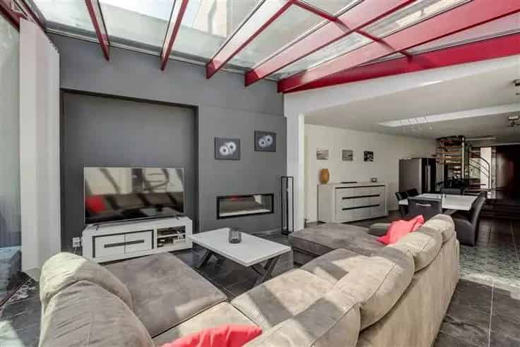 Huis Te Koop Schelle: Ruime gezinswoning met 5 slaapkamers en zonnepanelen