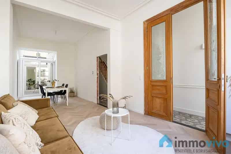 Gerenoveerd Herenhuis Brederodewijk 4-5 slaapkamers