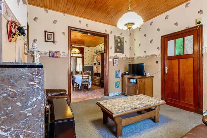 Te renoveren woning met gronden