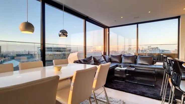 Penthouse te koop met luxe voorzieningen en adembenemend uitzicht