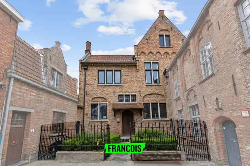 Historisch Kloostergebouw te Huur Brugge