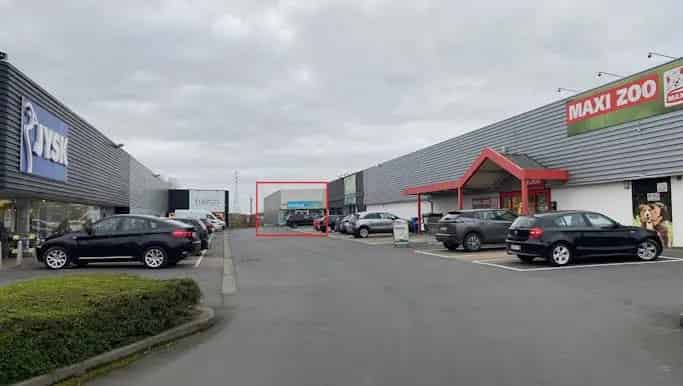 Handelspand te huur Roeselare 900m² Brugsesteenweg