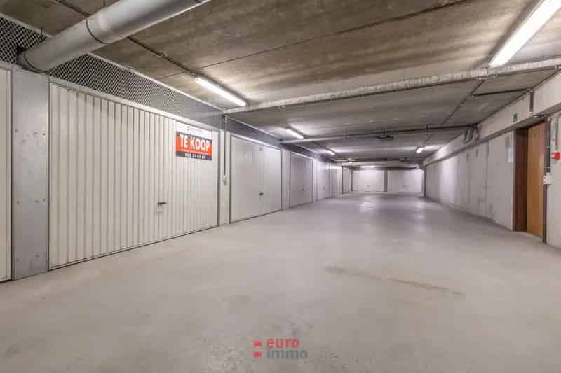 Ruime Garagebox Goede Locatie