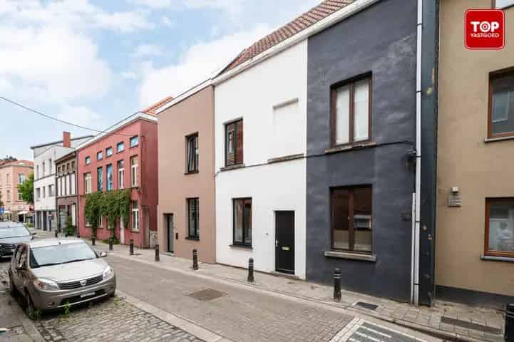 Huis te koop Gent: Instapklaar in rustige straat, nabij historisch centrum