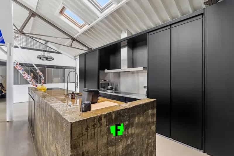 Unieke Architecturale Loft Oostende: Luxe Wonen in Gerenoveerde Loods