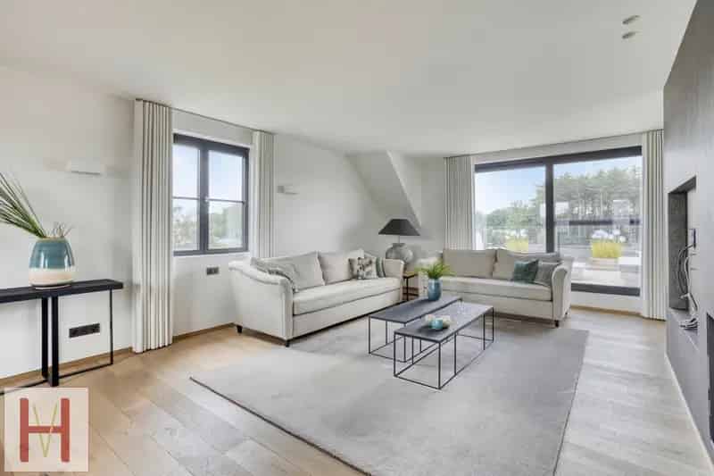 Penthouse te huur met tuin zwembad en poolhouse